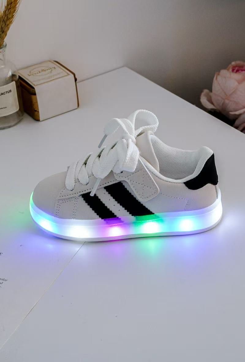 Baskets enfant lumineuses à scratch – Chaussures fille ou garçon avec semelle LED rechargeables - MiniWalks