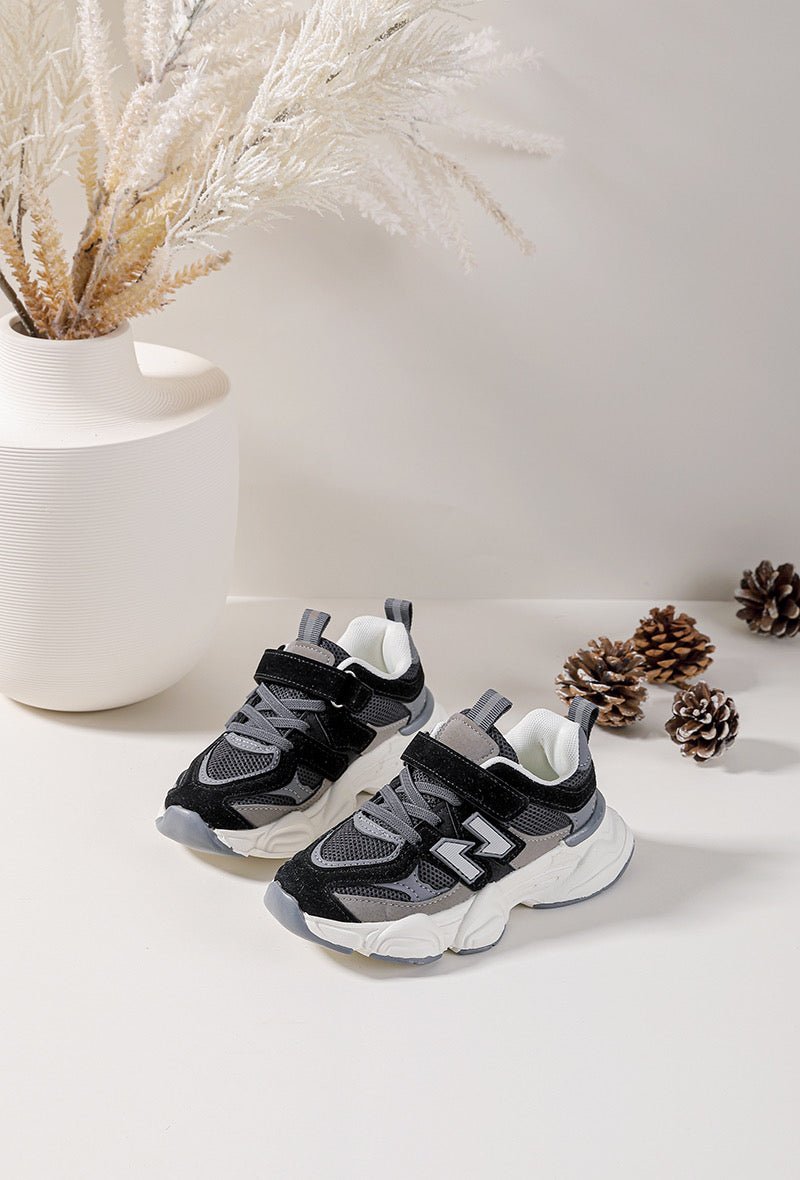 Baskets enfant noires et grises à scratch – Chaussures garçon sport confortables et résistantes - MiniWalks