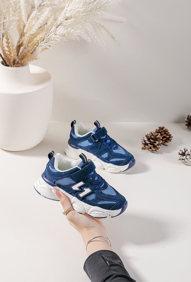 Baskets enfant noires et grises à scratch – Chaussures garçon sport confortables et résistantes - MiniWalks