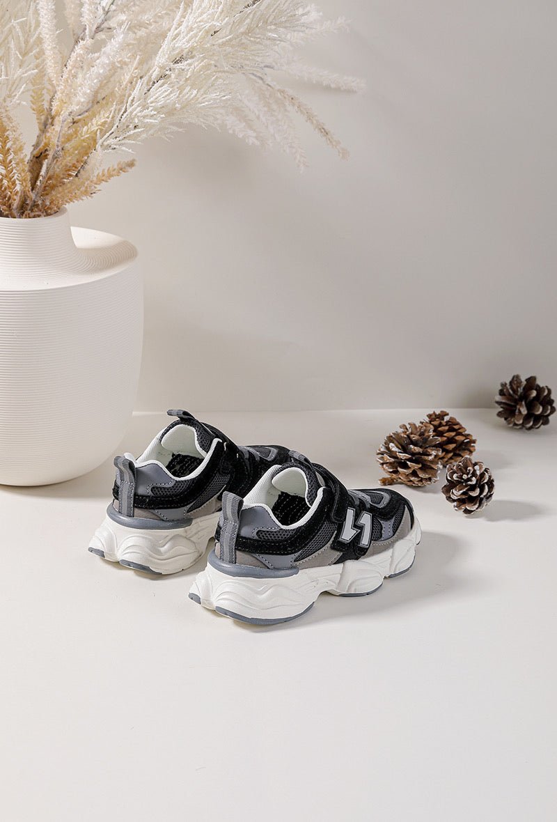 Baskets enfant noires et grises à scratch – Chaussures garçon sport confortables et résistantes - MiniWalks