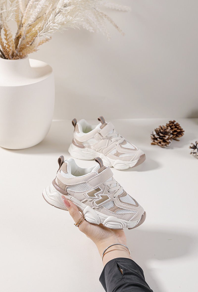 Baskets enfant noires et grises à scratch – Chaussures garçon sport confortables et résistantes - MiniWalks