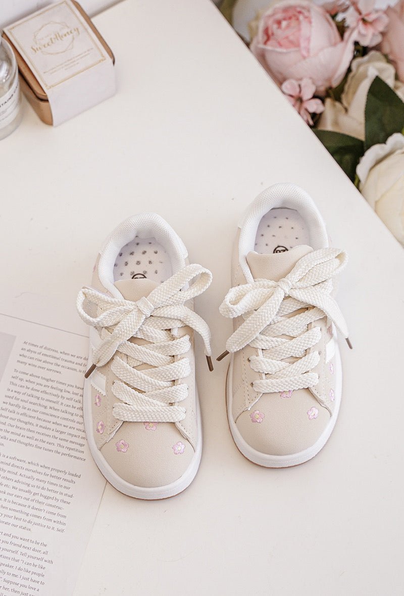 Baskets fille beige à scratch et lacets – Chaussures enfant fleuries confortables et légères - MiniWalks
