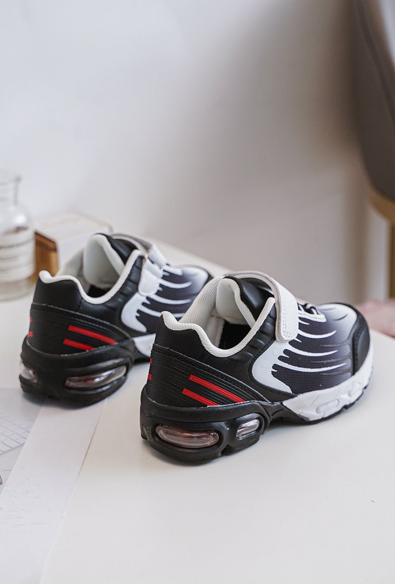 Baskets garçon noires et blanches à scratch – Chaussures enfant sport légères et confortables - MiniWalks