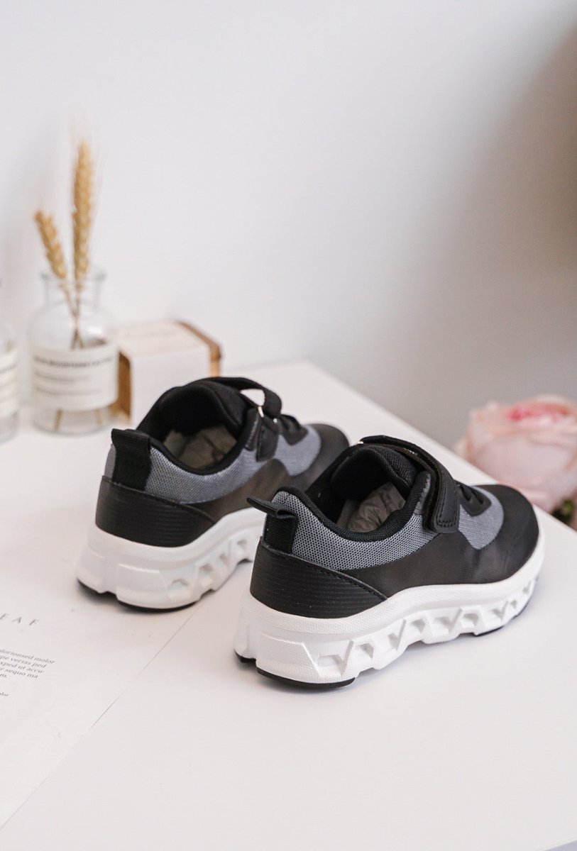 Baskets garçon noires et grises à scratch – Chaussures enfant sport légères et respirantes - MiniWalks