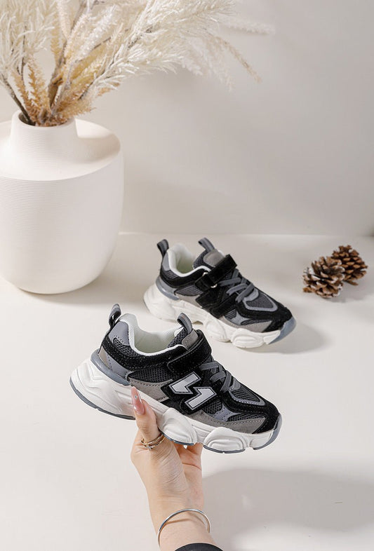 Baskets enfant noires et grises à scratch – Chaussures garçon sport confortables et résistantes - MiniWalks