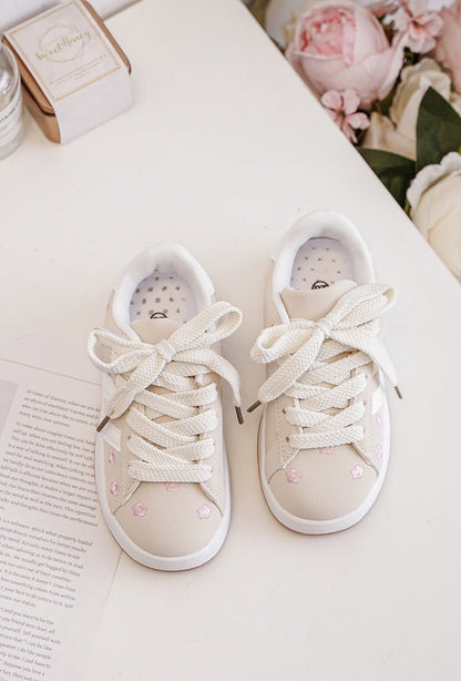 Baskets fille beige à scratch et lacets – Chaussures enfant fleuries confortables et légères - MiniWalks