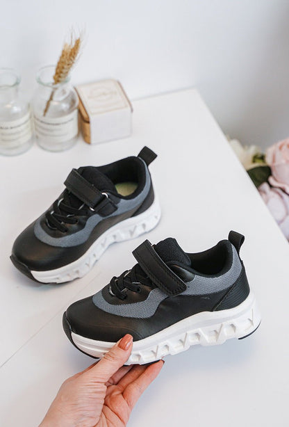 Baskets garçon noires et grises à scratch – Chaussures enfant sport légères et respirantes - MiniWalks