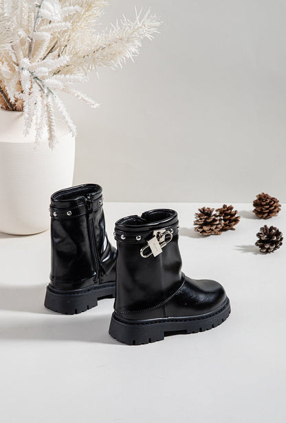 Bottes enfant noires avec rivets et pendentif – Look tendance & allure rock - MiniWalks